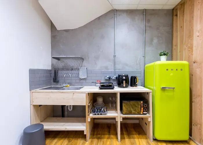 City Centre Vintage Chic Studio